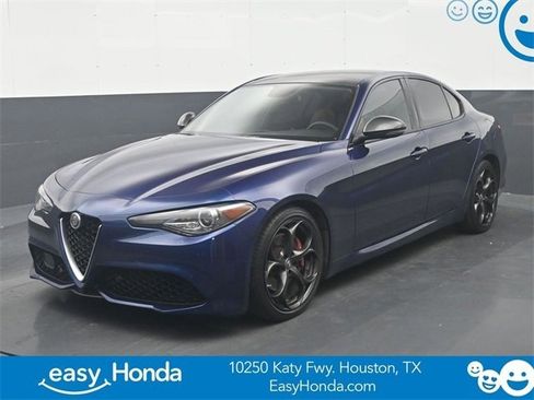 Used 2019 Alfa Romeo Giulia image 1