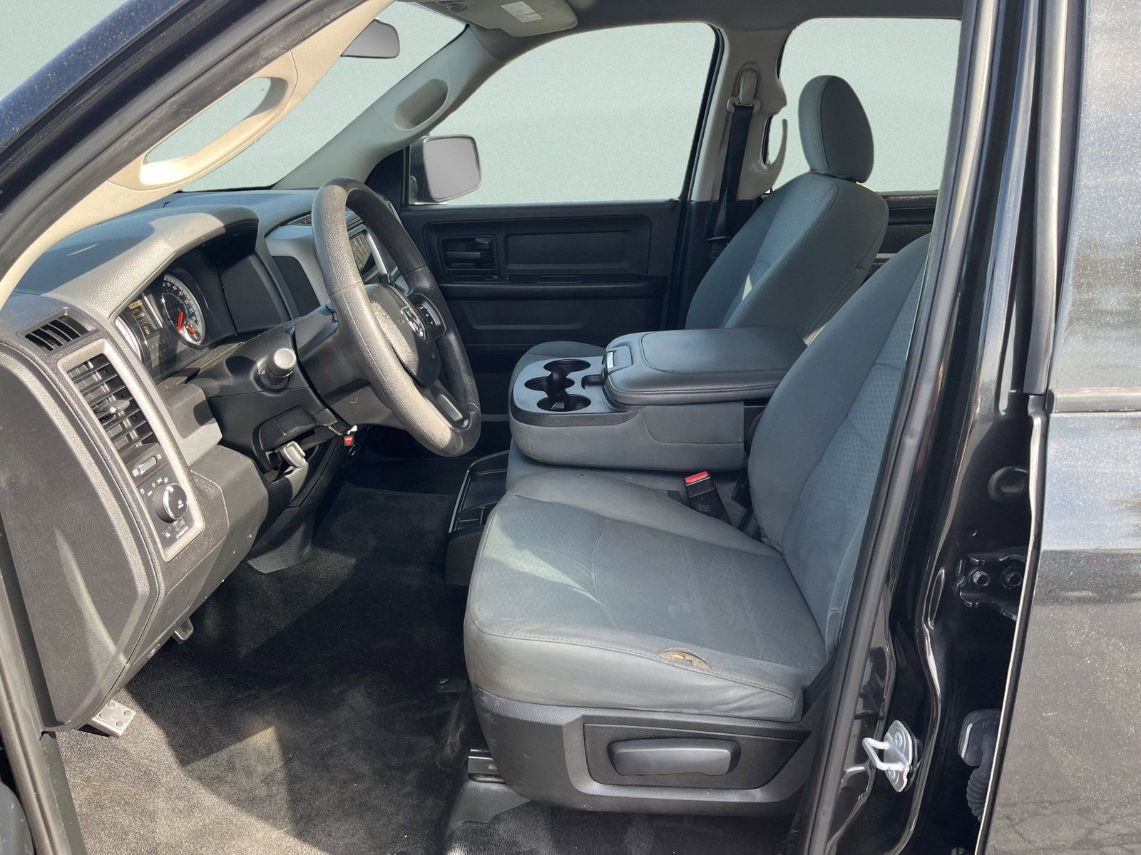 Used 2017 RAM 1500 Express AWD/4WD image 12