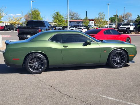Used 2022 Dodge Challenger R/T Scat Pack RWD image 4
