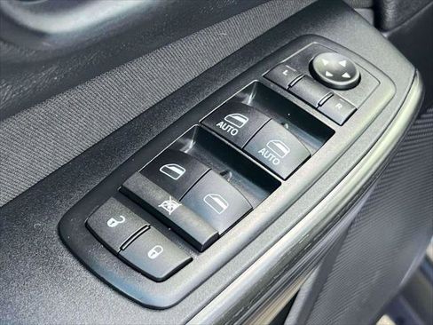 Used 2016 Jeep Cherokee Latitude image 16