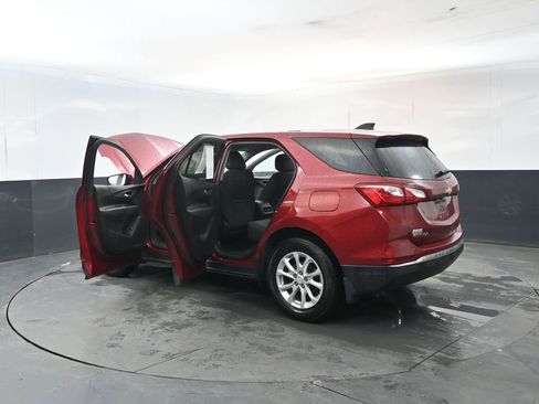 Used 2018 Chevrolet Equinox LT image 32