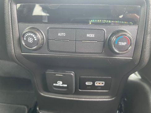 Used 2023 GMC Acadia SLE w/ Driver Convenience Package image 12