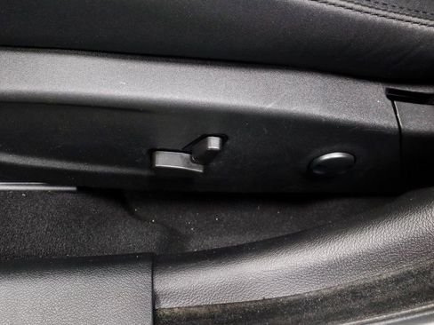 Used 2022 Chrysler 300 Touring image 23