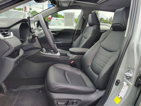 Used 2023 Toyota RAV4 XLE Premium AWD/4WD image 9