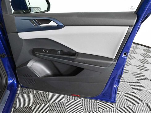 Certified 2023 Volkswagen Taos SE FWD image 10