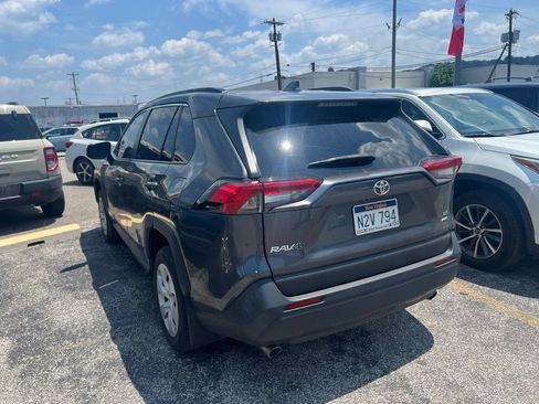 Used 2019 Toyota RAV4 LE AWD/4WD image 6