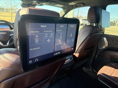 Used 2021 Cadillac Escalade ESV Premium Luxury Platinum image 9