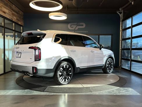 Used 2024 Kia Telluride SX AWD/4WD image 3