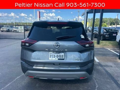 Certified 2021 Nissan Rogue SV w/ Premium Package FWD image 3