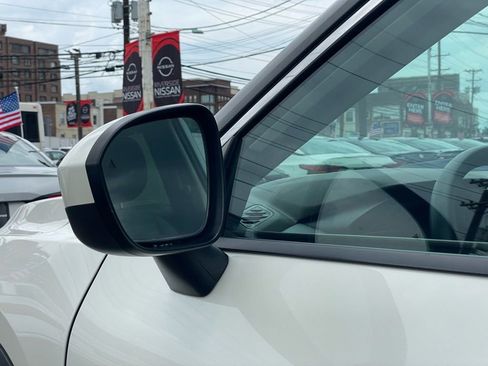 Certified 2023 Nissan Rogue SV image 27