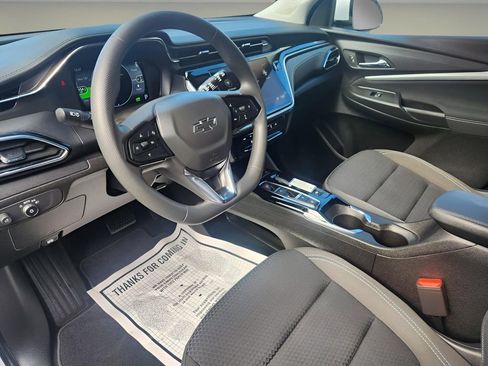 Used 2023 Chevrolet Bolt EUV LT image 13