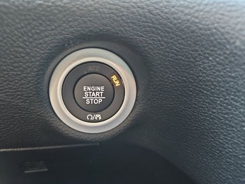 New 2026 Chrysler Pacifica Select w/ S Appearance Package image 30