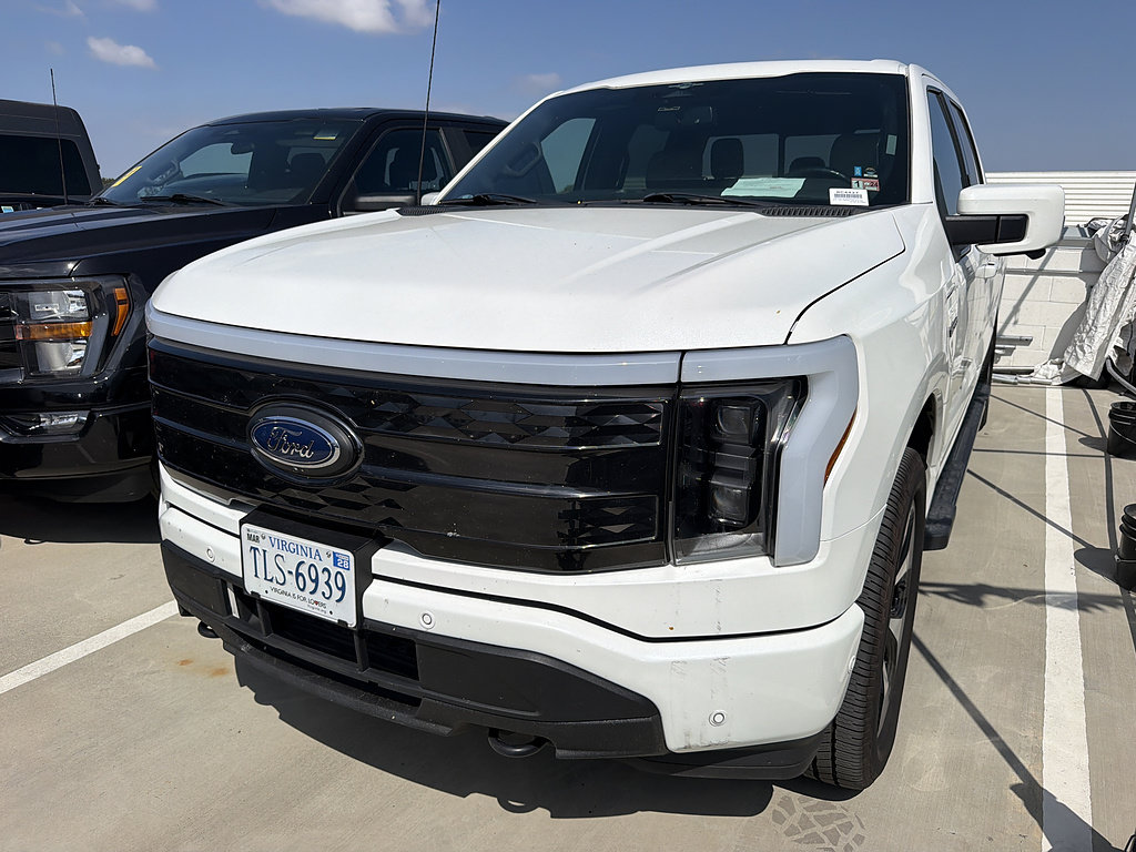 Used 2023 Ford F150 Lightning Platinum AWD/4WD image 2