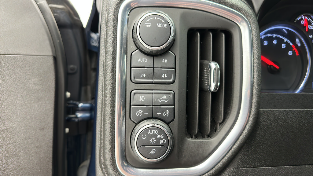Used 2021 Chevrolet Silverado 1500 LT Trail Boss w/ Convenience Package II AWD/4WD image 23