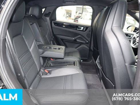 Used 2022 Porsche Cayenne E-Hybrid Coupe image 22