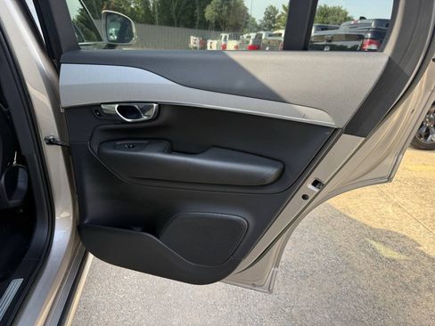 Used 2023 Volvo XC90 B5 Core AWD/4WD image 18