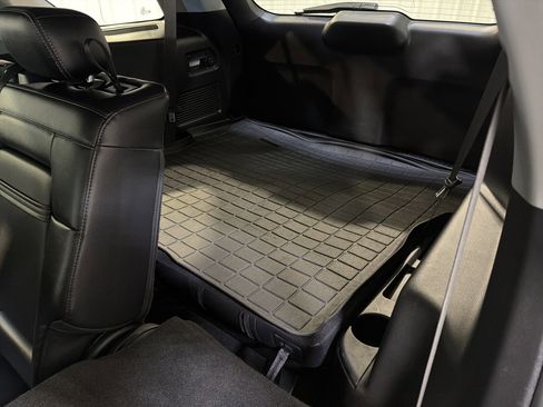 Used 2020 Ford Explorer XLT w/ Equipment Group 202A image 12