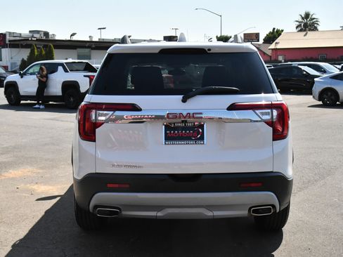 Used 2023 GMC Acadia SLT FWD image 7