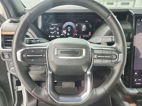 Used 2025 GMC Yukon XL Denali image 24