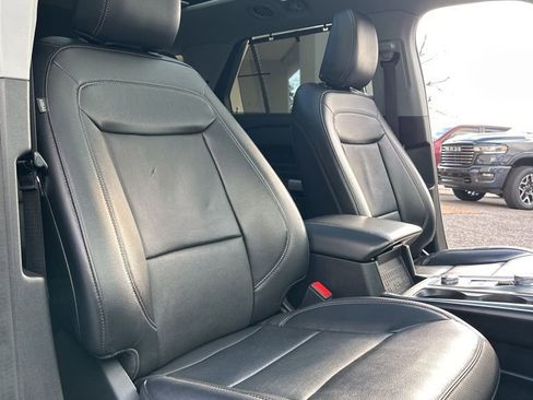 Used 2022 Ford Explorer Limited w/ Equipment Group 301A image 19
