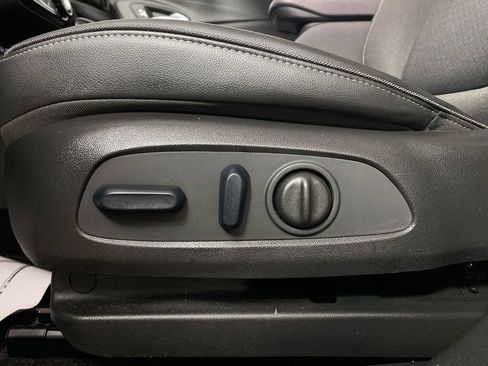Certified 2023 Buick Encore GX Select w/ Sport Touring Package FWD image 12
