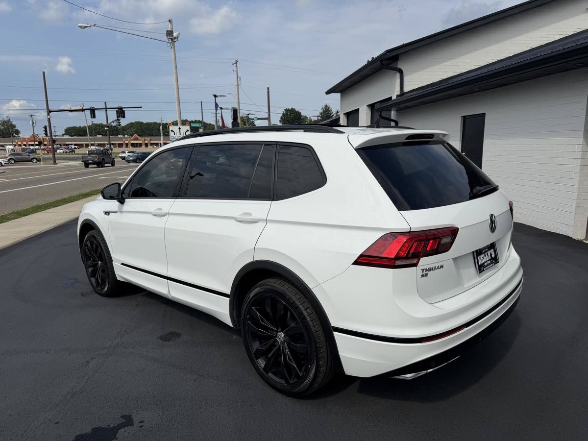 Used 2021 Volkswagen Tiguan SE R-Line AWD/4WD image 3