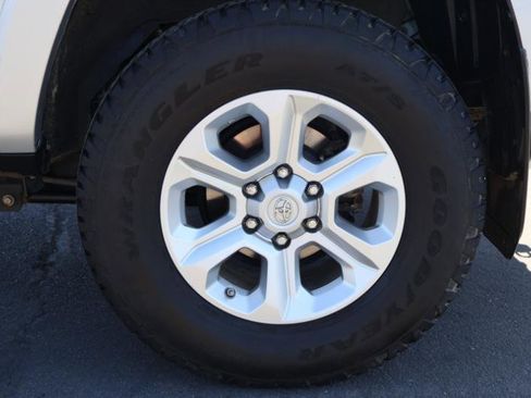 Used 2016 Toyota 4Runner SR5 Premium w/ Four Season Floor Mat Package image 13