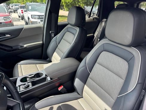 Used 2026 Chevrolet Equinox LT w/ Convenience Package II FWD image 10