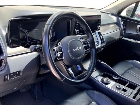 Used 2023 Kia Sorento EX w/ Panoramic Sunroof Package FWD image 2