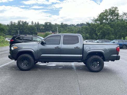 Used 2021 Toyota Tacoma SR AWD/4WD image 2