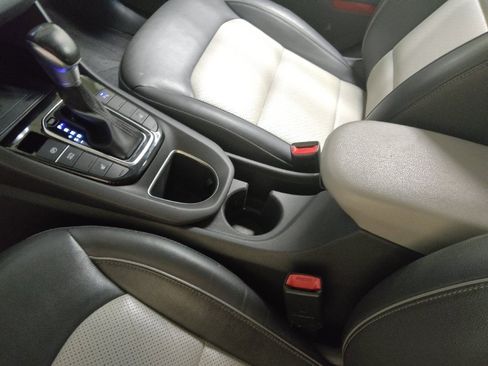 Used 2020 Hyundai Ioniq Limited FWD image 26