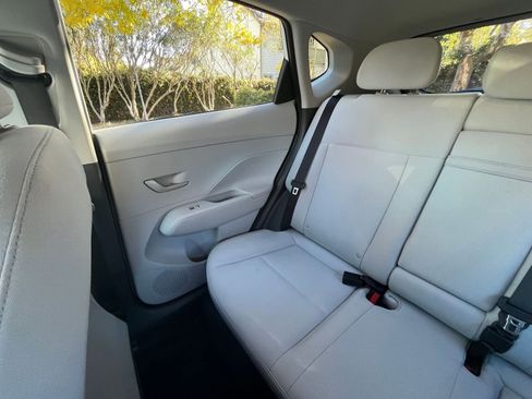 Used 2025 Hyundai Kona SEL image 39