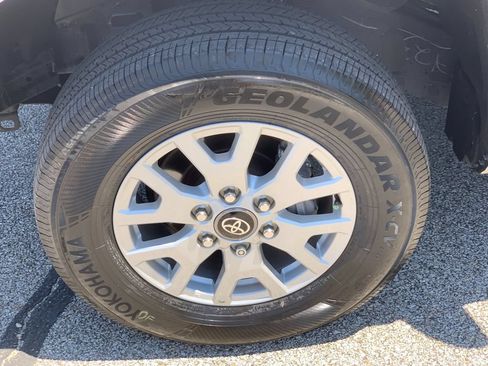 Used 2025 Toyota Tacoma SR RWD image 31