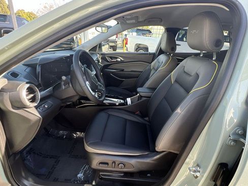Used 2025 Chevrolet Trax ACTIV w/ Driver Confidence Package image 18