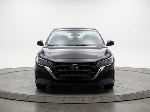 Used 2025 Nissan Sentra SV image 2