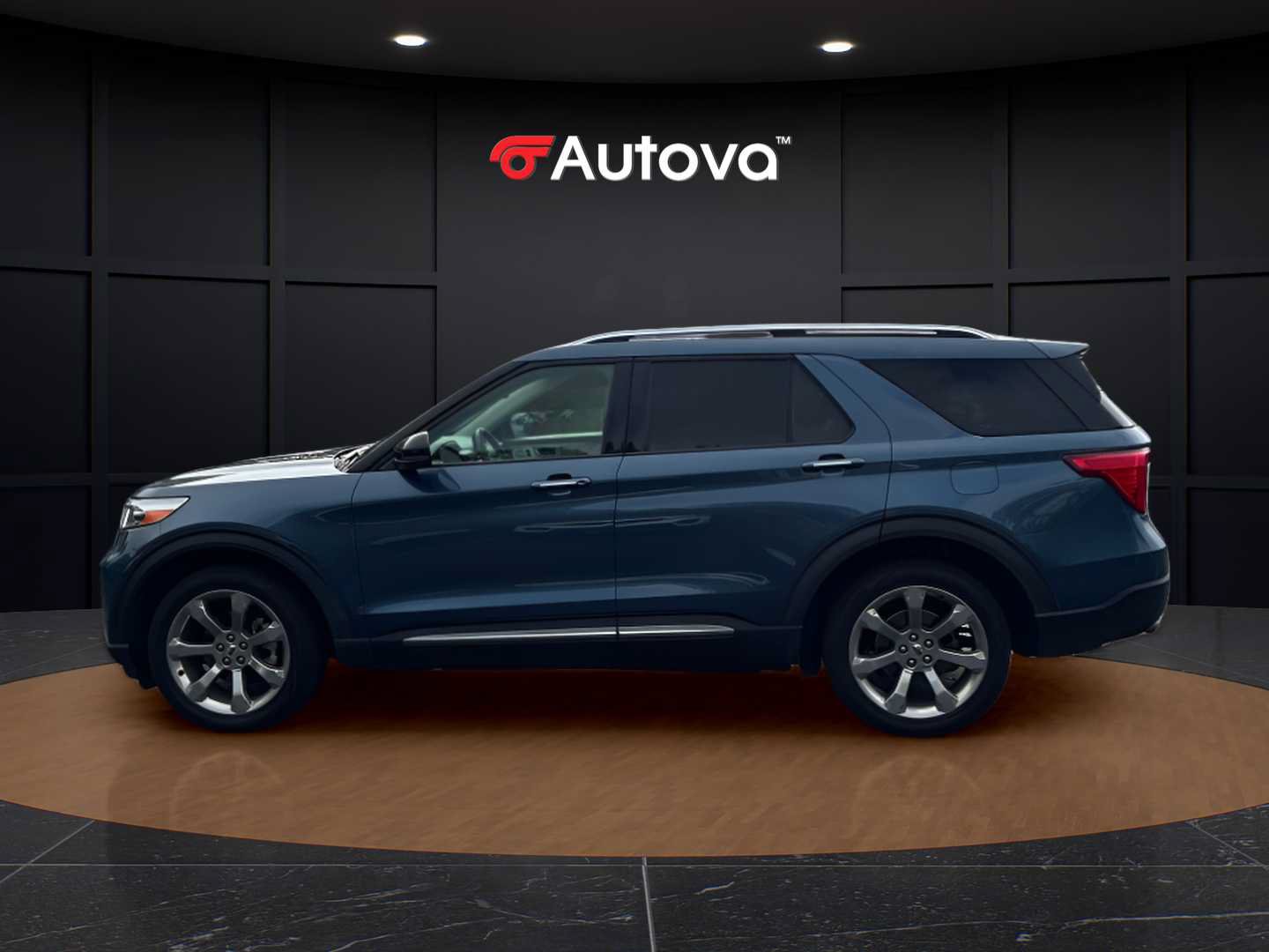 Used 2020 Ford Explorer Platinum w/ Premium Technology Package AWD/4WD image 2