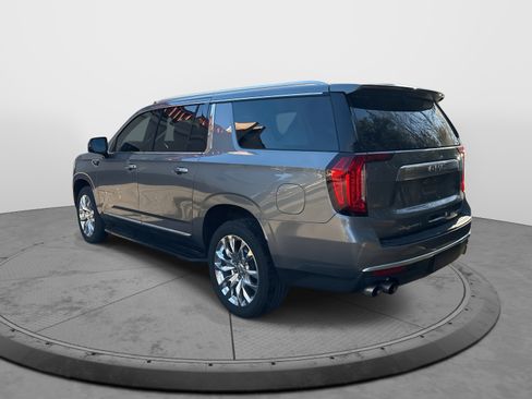 Used 2021 GMC Yukon XL Denali image 6