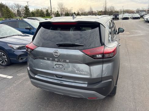 Used 2023 Nissan Rogue SV w/ SV Premium B Package image 3