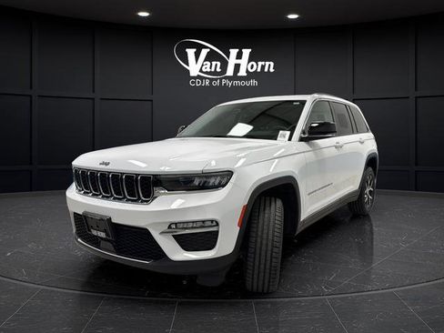 Used 2022 Jeep Grand Cherokee Limited AWD/4WD image 3