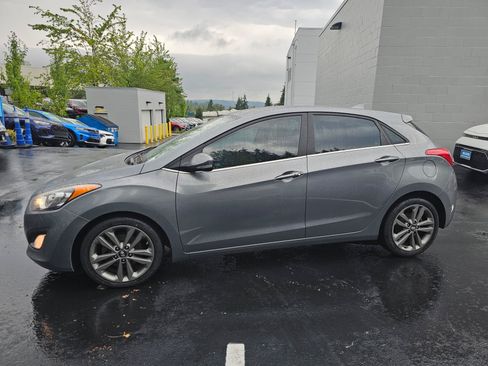 Used 2016 Hyundai Elantra GT w/ Option Group 02 FWD image 4