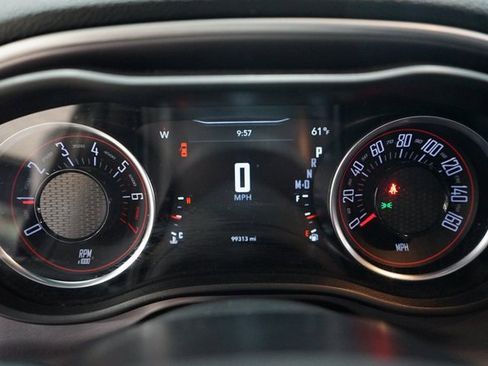 Used 2019 Dodge Challenger SXT image 31