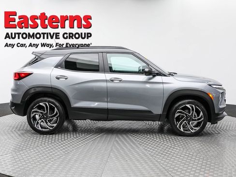 Used 2024 Chevrolet TrailBlazer RS w/ Driver Confidence Package AWD/4WD image 4