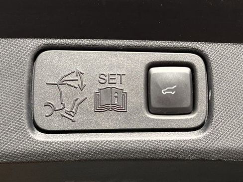 Used 2022 Ford Mustang Mach-E Premium image 31