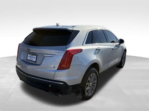 Used 2017 Cadillac XT5 Luxury image 2