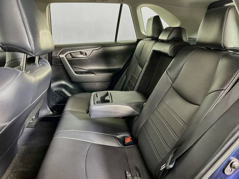 Used 2019 Toyota RAV4 Limited w/ Cold Weather Package FWD image 31