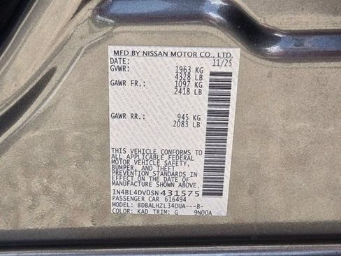 Used 2025 Nissan Altima 2.5 SV FWD image 33