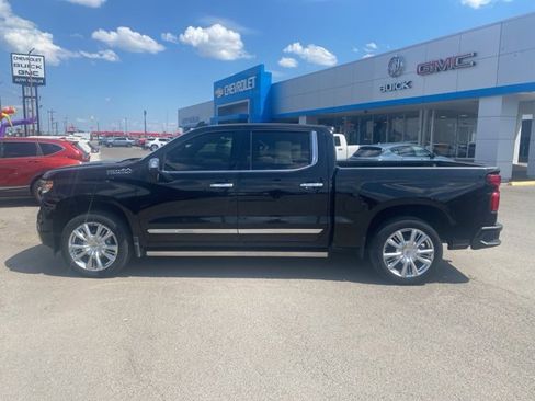 Used 2023 Chevrolet Silverado 1500 High Country w/ High Country Premium Package image 3