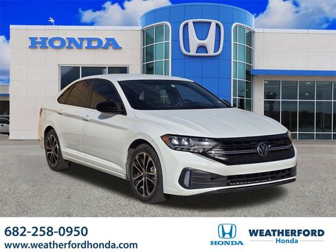 Used 2022 Volkswagen Jetta Sport image 1