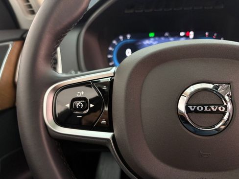Used 2025 Volvo XC90 B6 Plus image 15