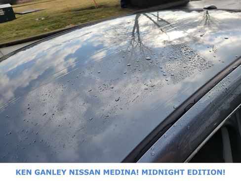 Used 2018 Nissan Sentra SR w/ SR Midnight Edition Package image 17